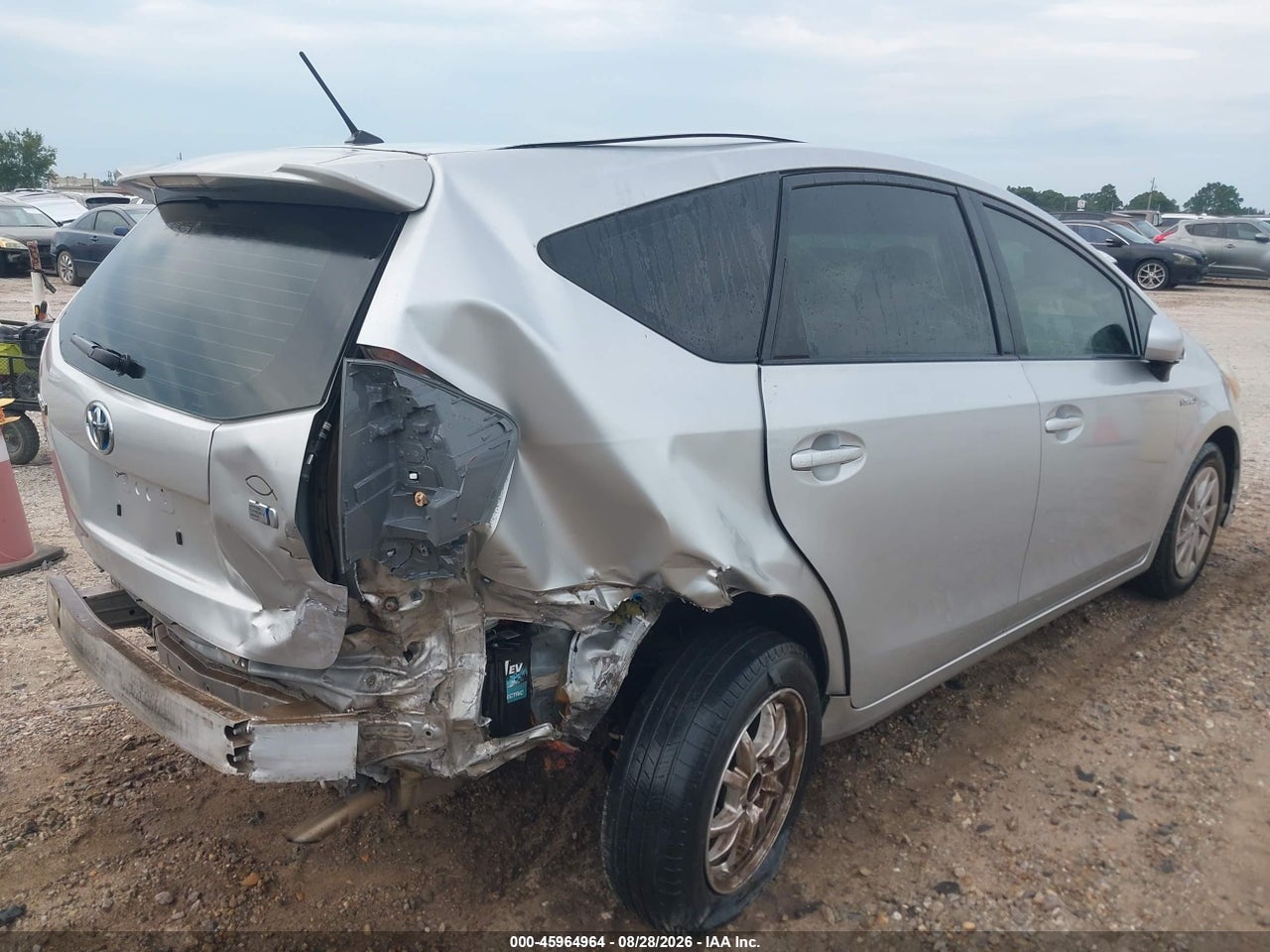 2013 TOYOTA PRIUS V TWO · 4/11