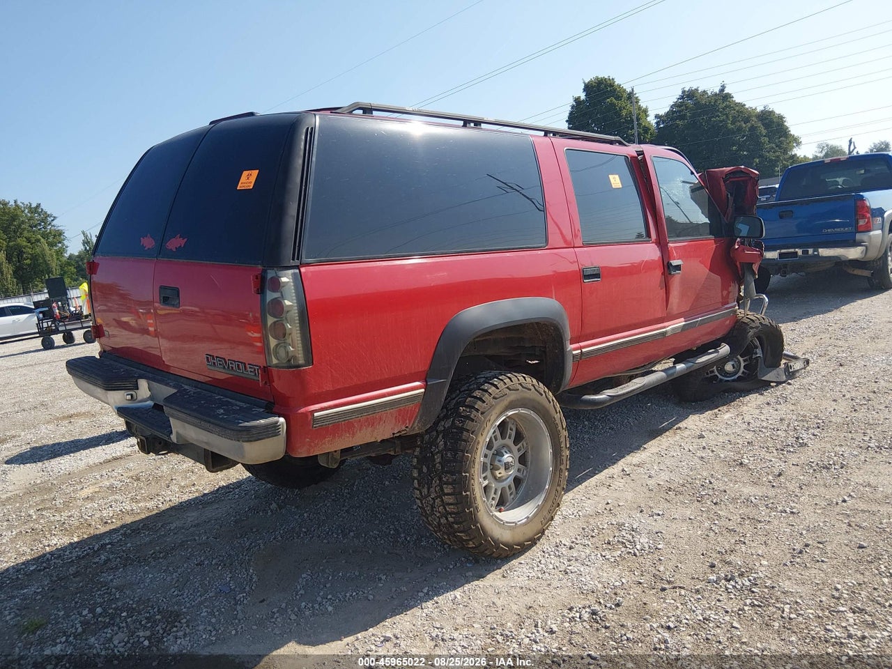 1998 CHEVROLET SUBURBAN 1500 · 4/11