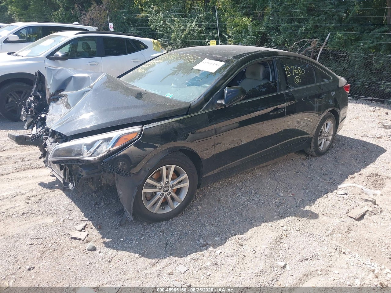 2017 HYUNDAI SONATA SE · 2/10