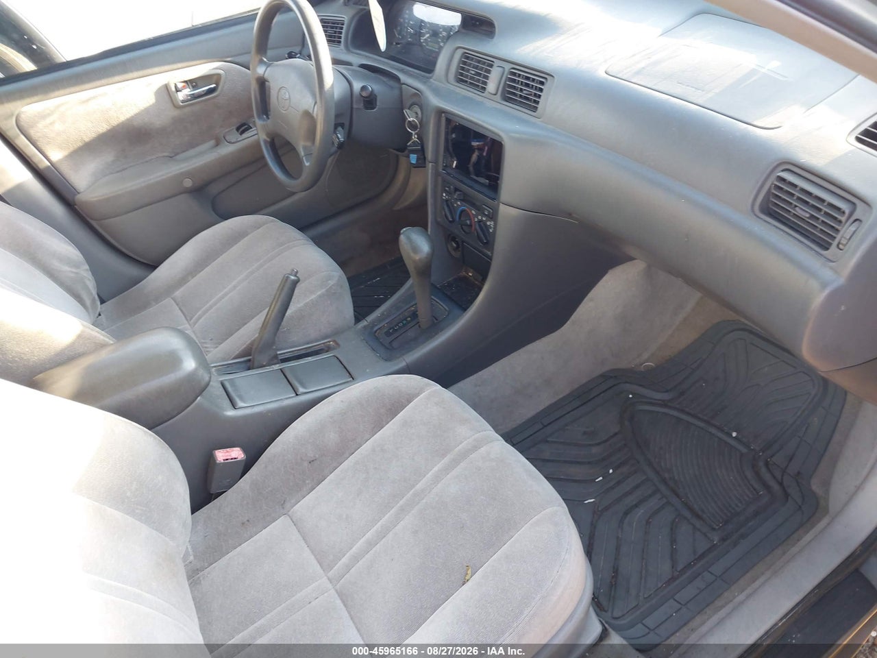 1999 TOYOTA CAMRY LE · 5/11