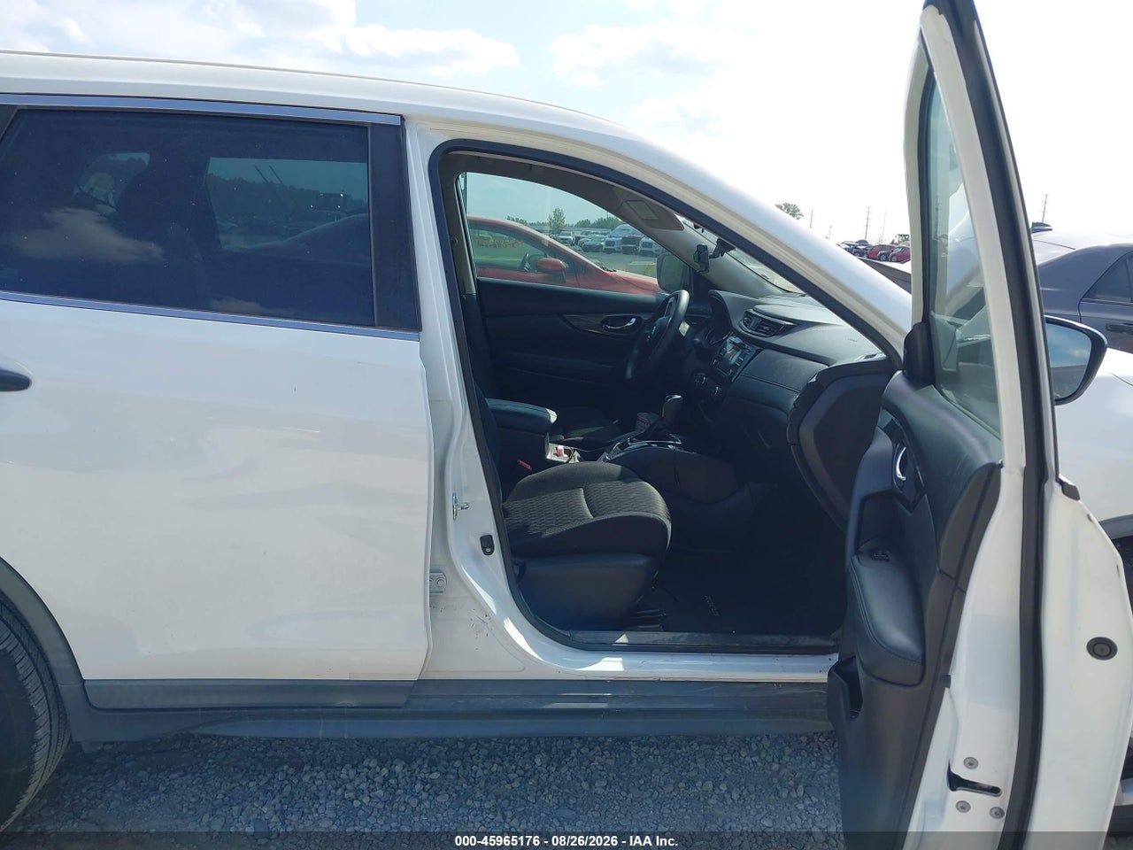 2017 NISSAN ROGUE S · 5/11