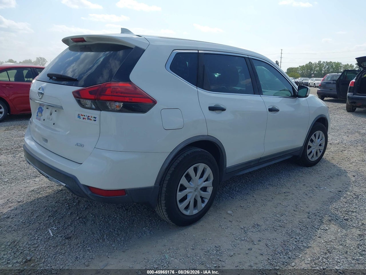 2017 NISSAN ROGUE S · 4/11