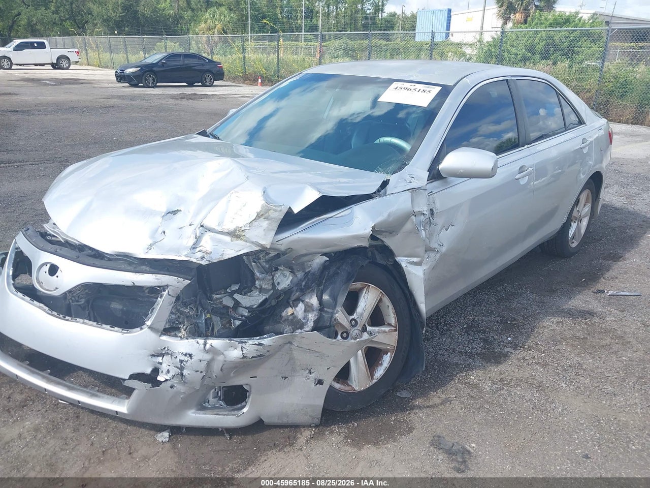 2011 TOYOTA CAMRY SE · 6/11