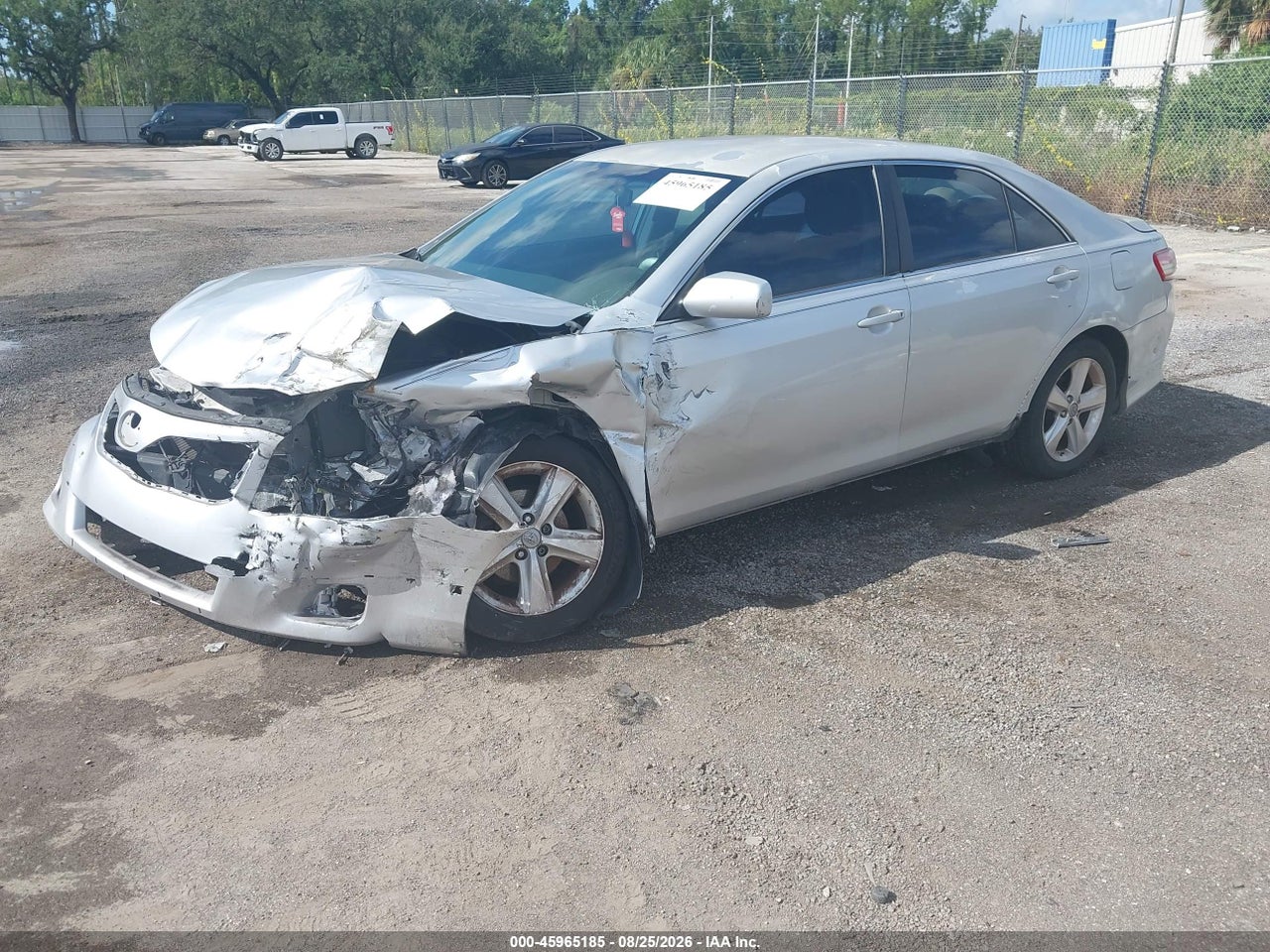 2011 TOYOTA CAMRY SE · 2/11