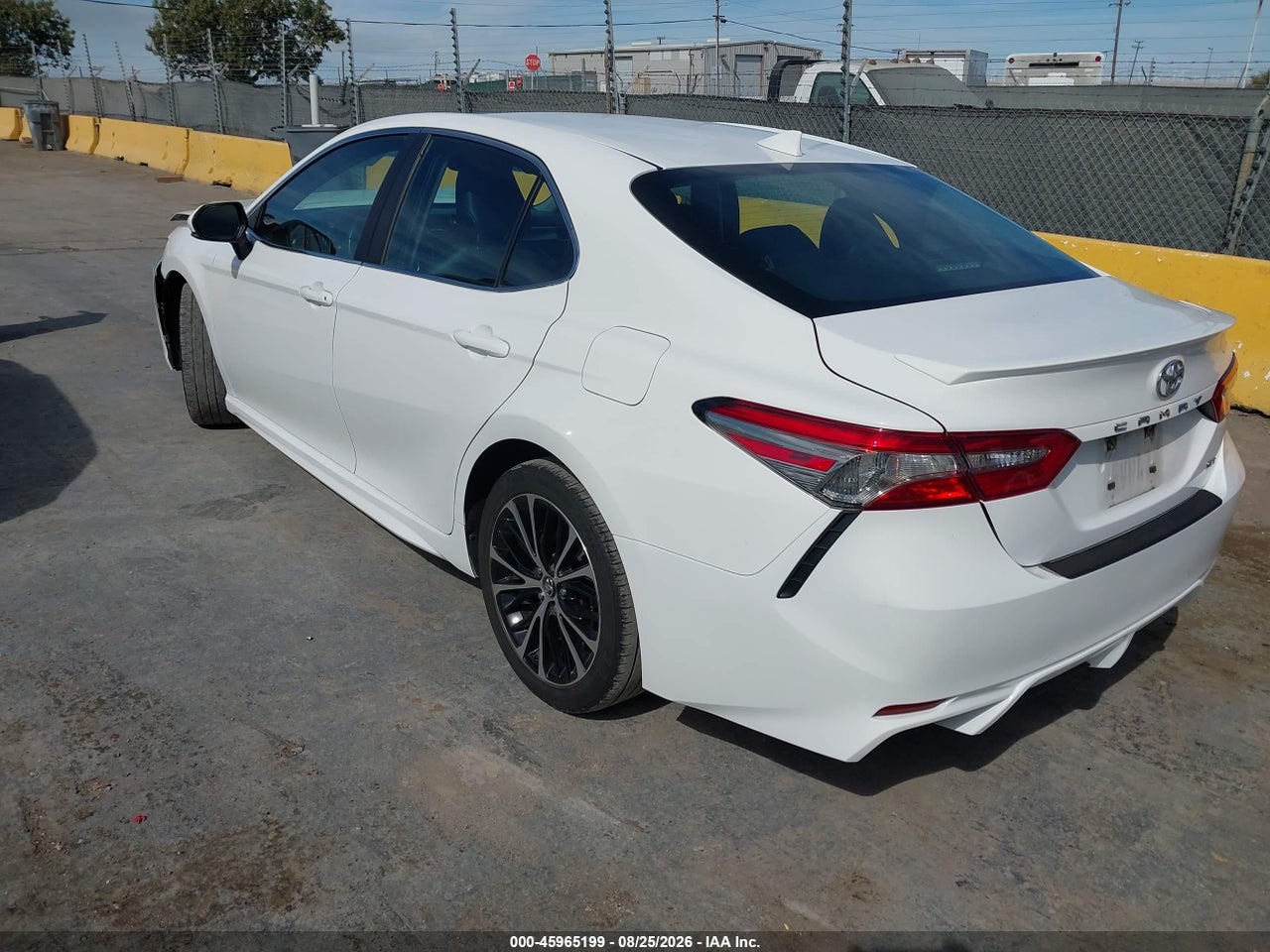 2018 TOYOTA CAMRY SE · 3/11
