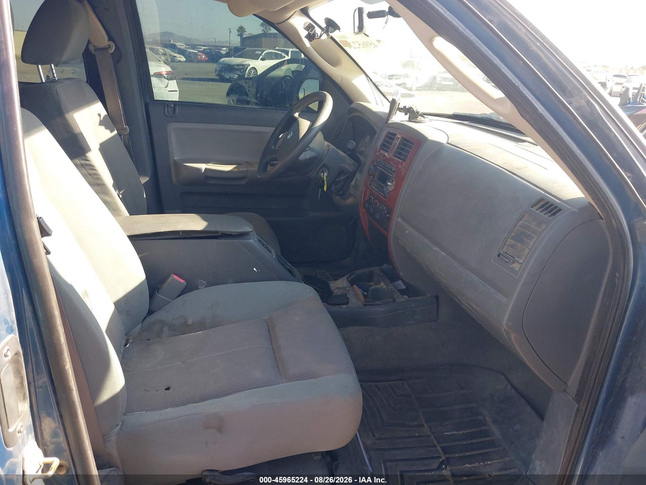 2005 DODGE DAKOTA SLT · 5/11