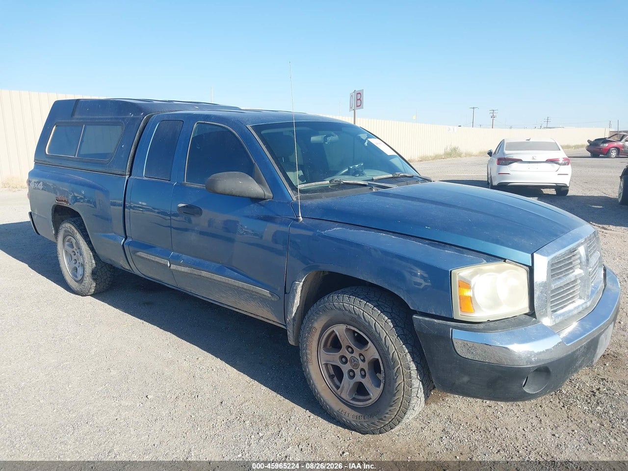 1D7HW42KX5S****** · 2005 DODGE DAKOTA SLT