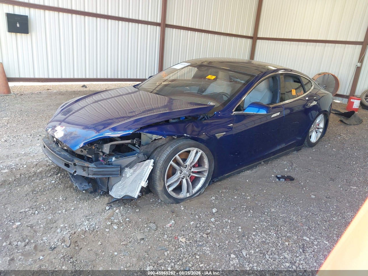 2015 TESLA MODEL S 85D/P85D · 4/10