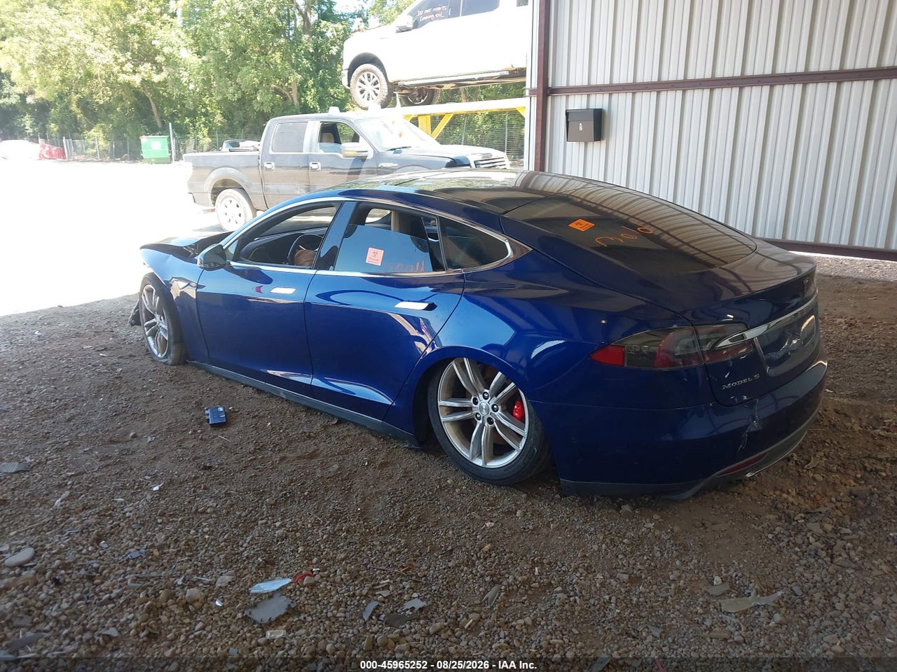 2015 TESLA MODEL S 85D/P85D · 3/10