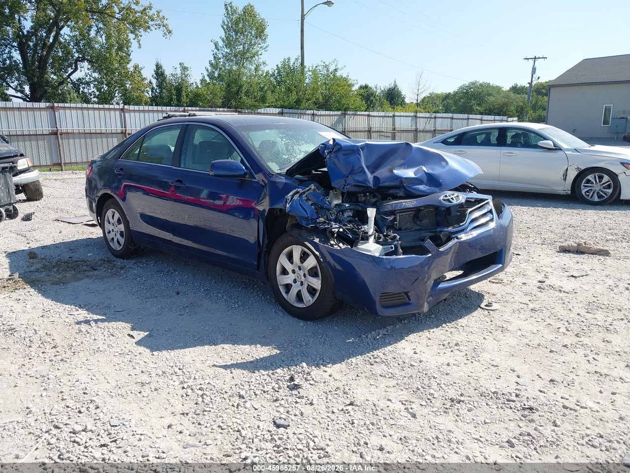 4T1BF3EK5BU****** · 2011 TOYOTA CAMRY LE