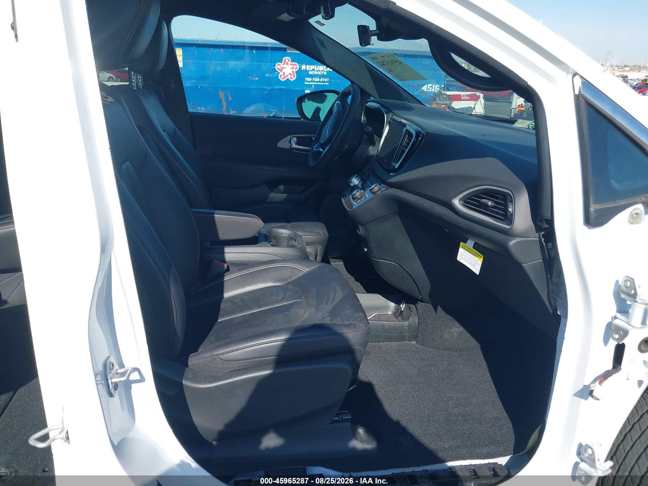 2026 CHRYSLER VOYAGER LX · 5/11