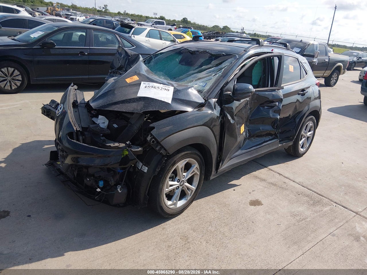 2023 HYUNDAI KONA SEL · 2/10
