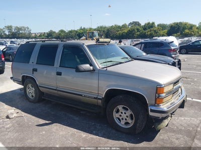 1GNEK13R7XJ****** · 1999 CHEVROLET TAHOE LS