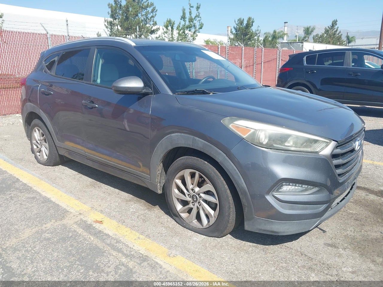KM8J33A41GU****** · 2016 HYUNDAI TUCSON SE