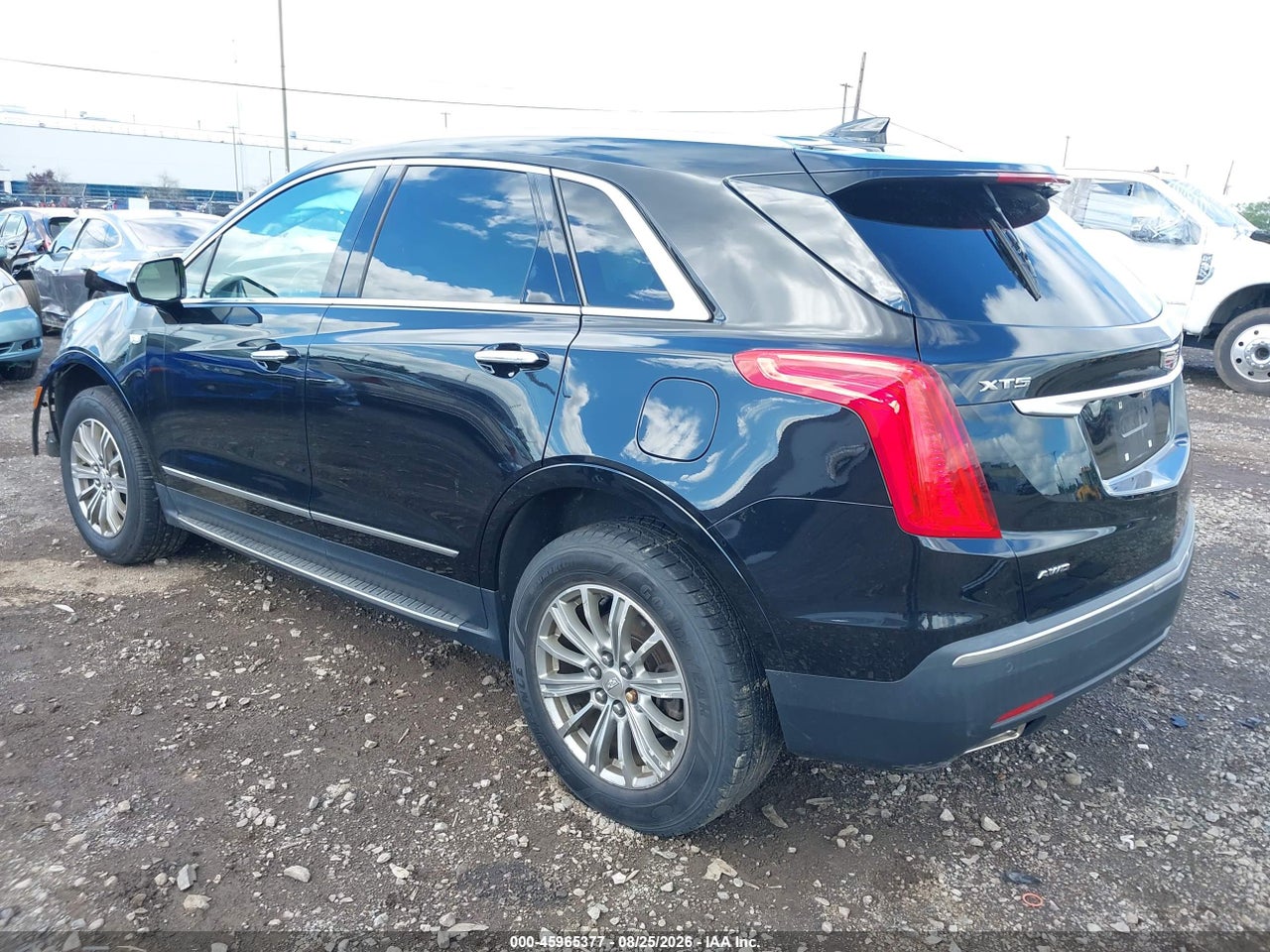 2017 CADILLAC XT5 LUXURY · 3/11