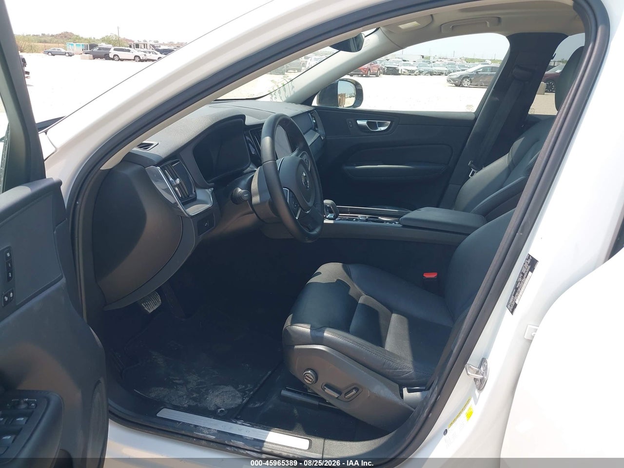 2025 VOLVO XC60 B5 CORE · 5/11