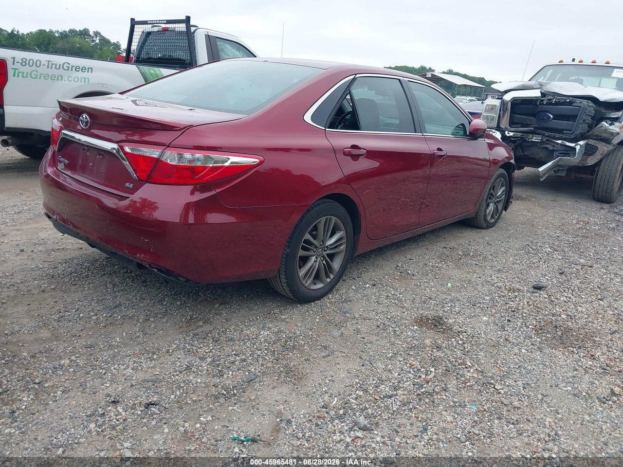 2016 TOYOTA CAMRY SE · 4/11