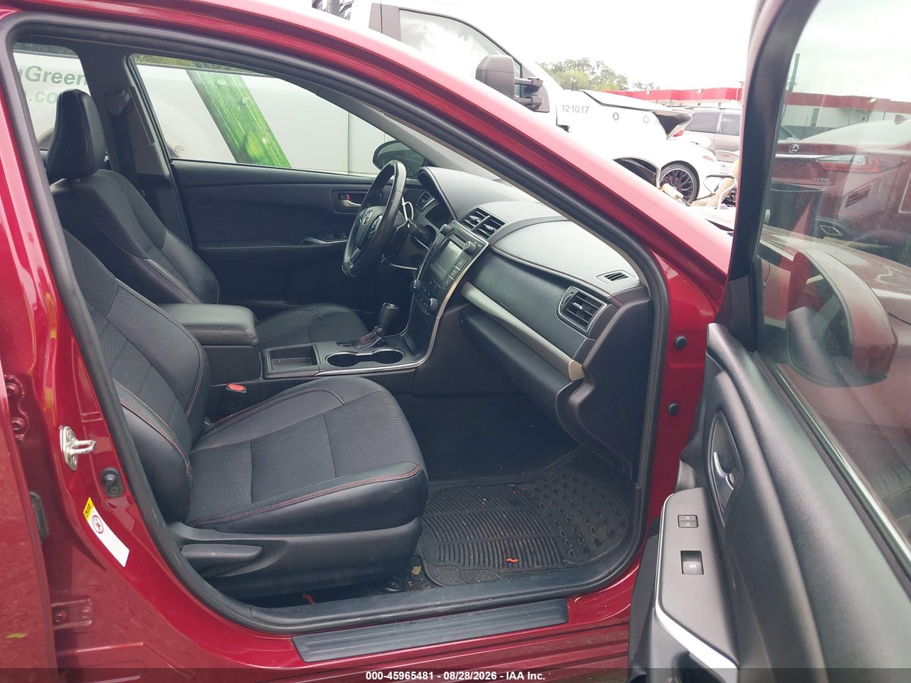 2016 TOYOTA CAMRY SE · 5/11