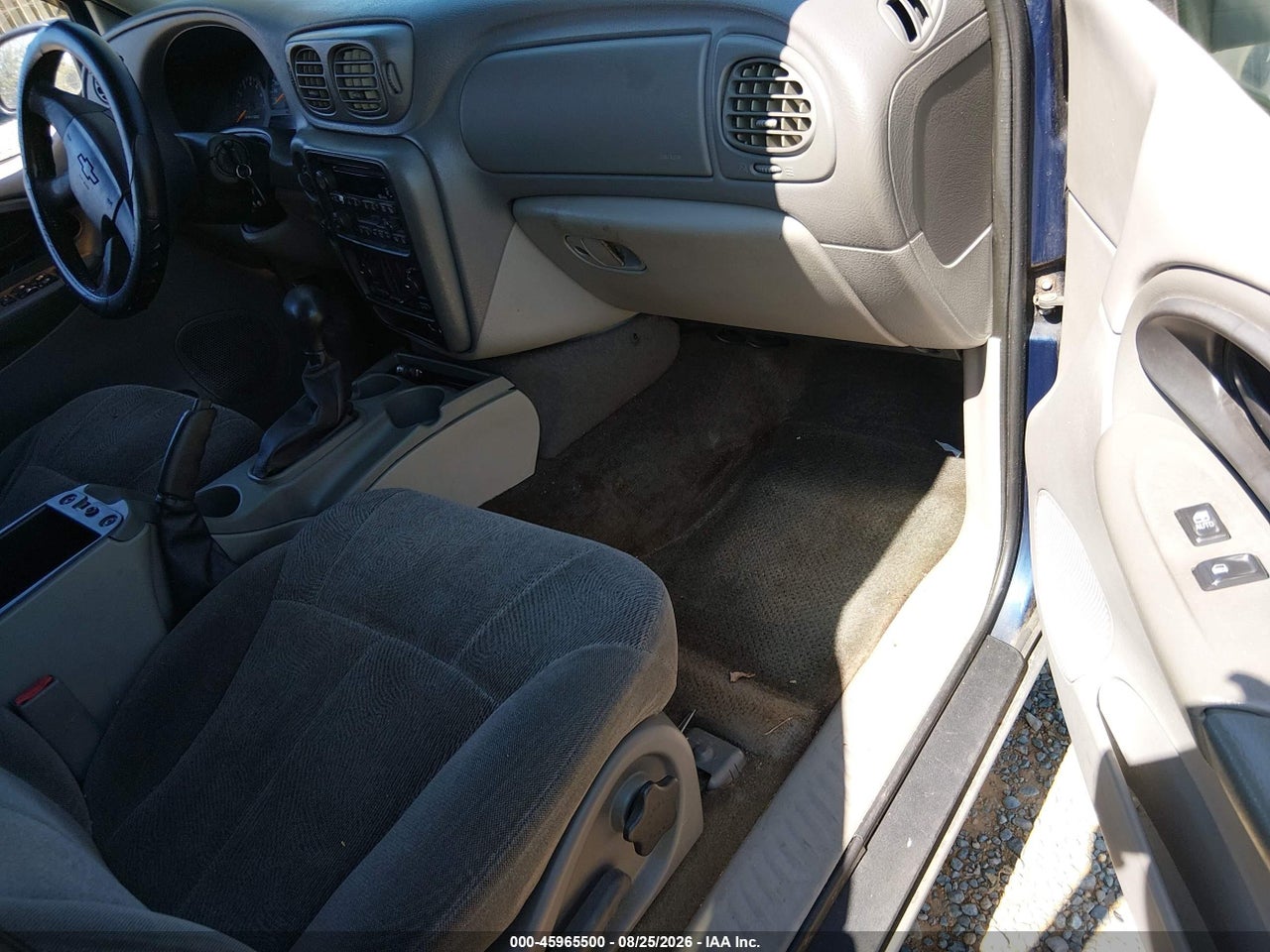 2002 CHEVROLET TRAILBLAZER LT · 5/11