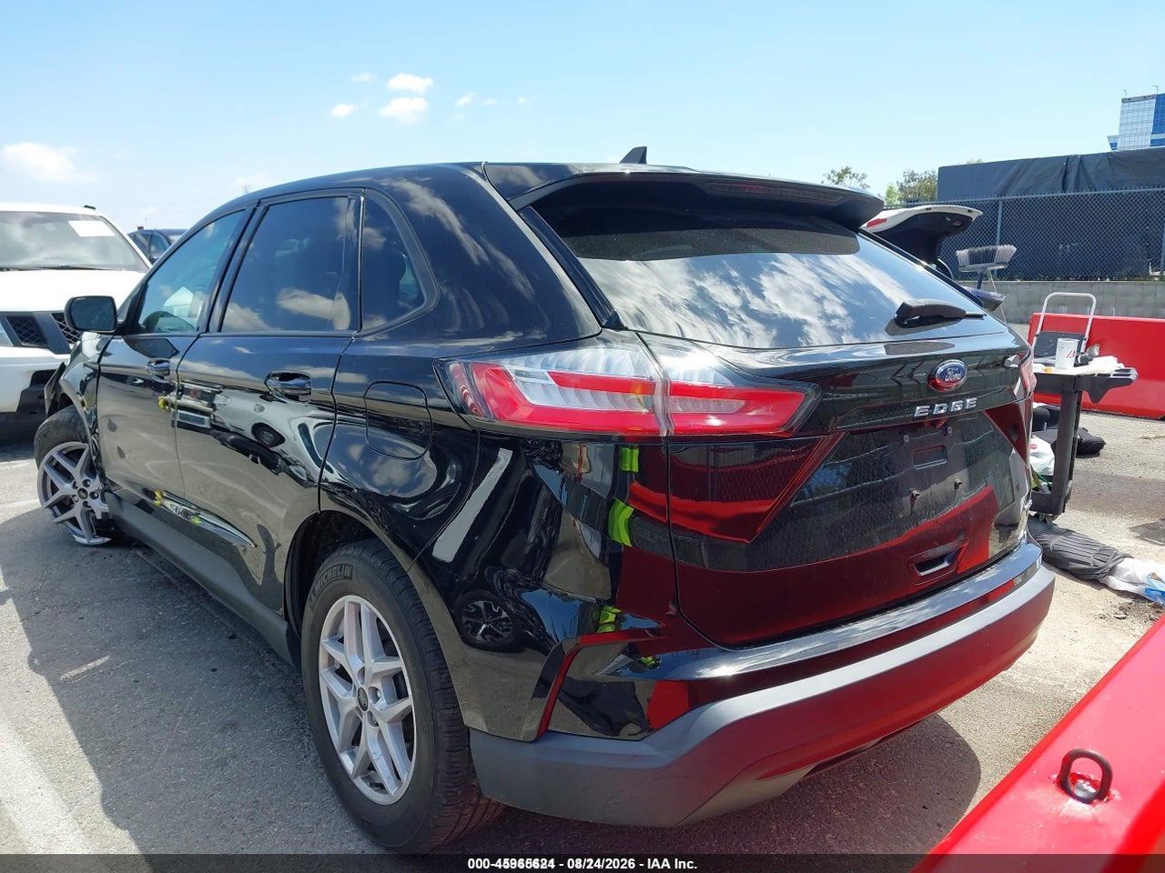 2023 FORD EDGE SE · 3/10