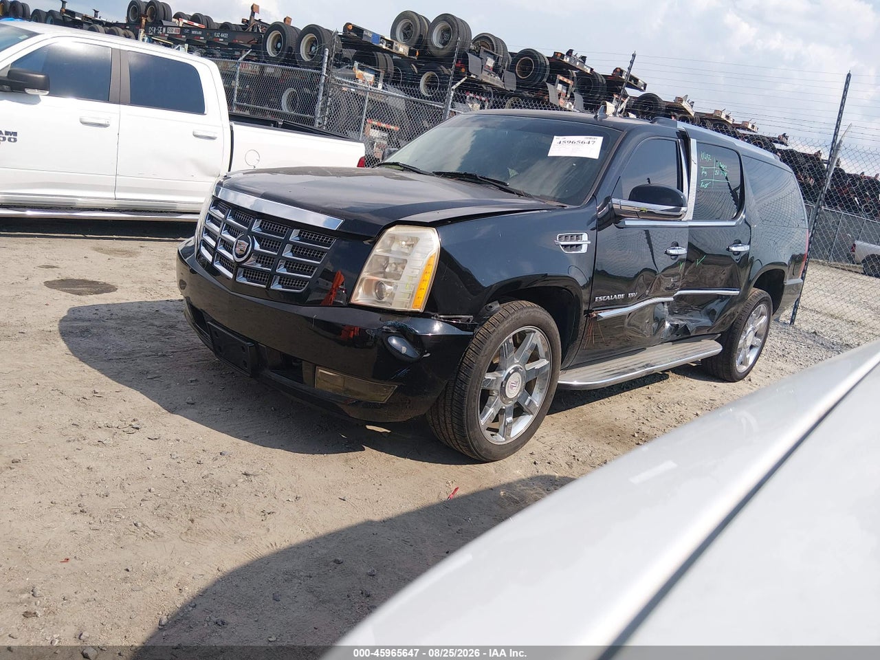 2013 CADILLAC ESCALADE ESV LUXURY · 2/11