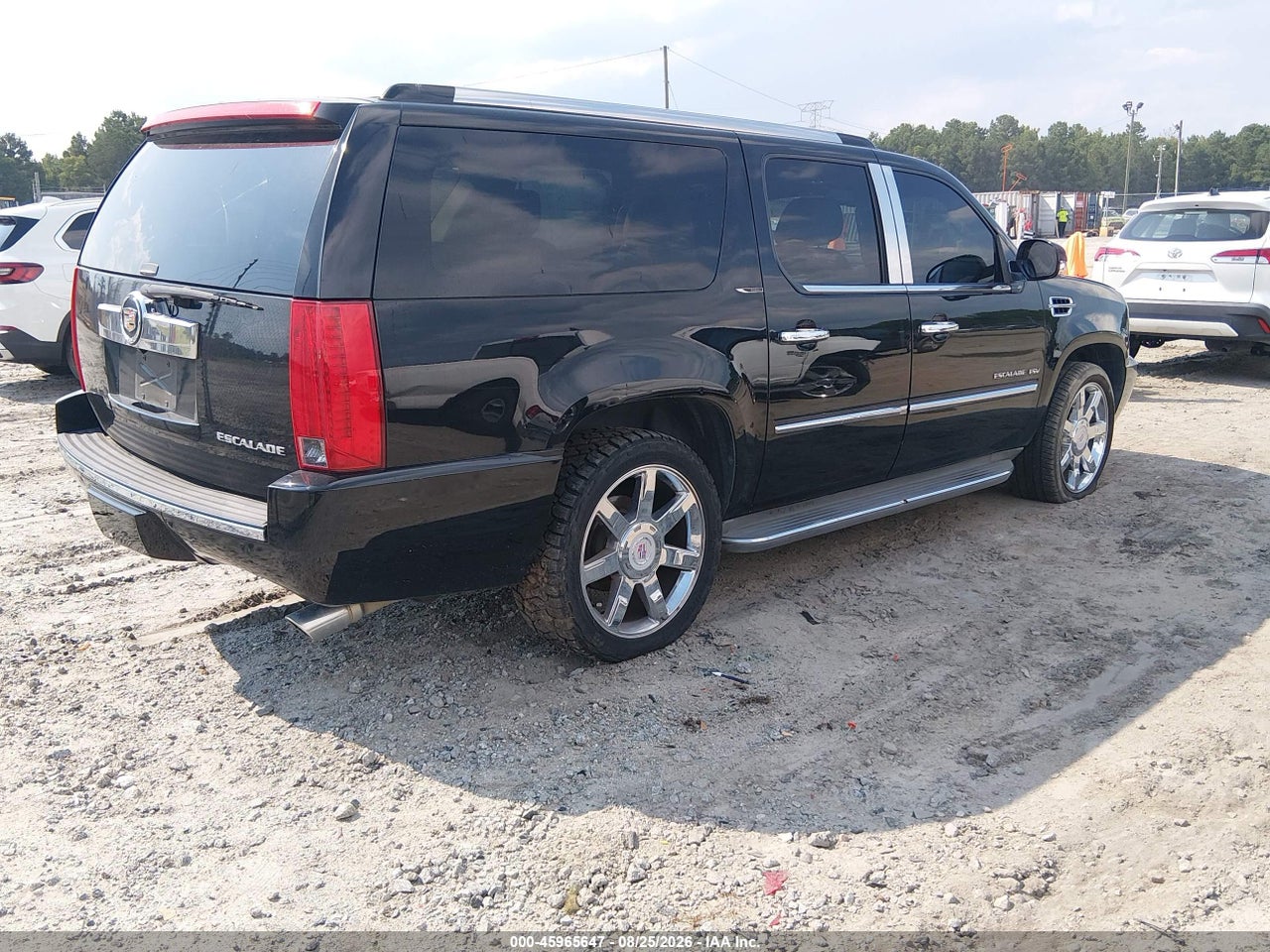 2013 CADILLAC ESCALADE ESV LUXURY · 4/11