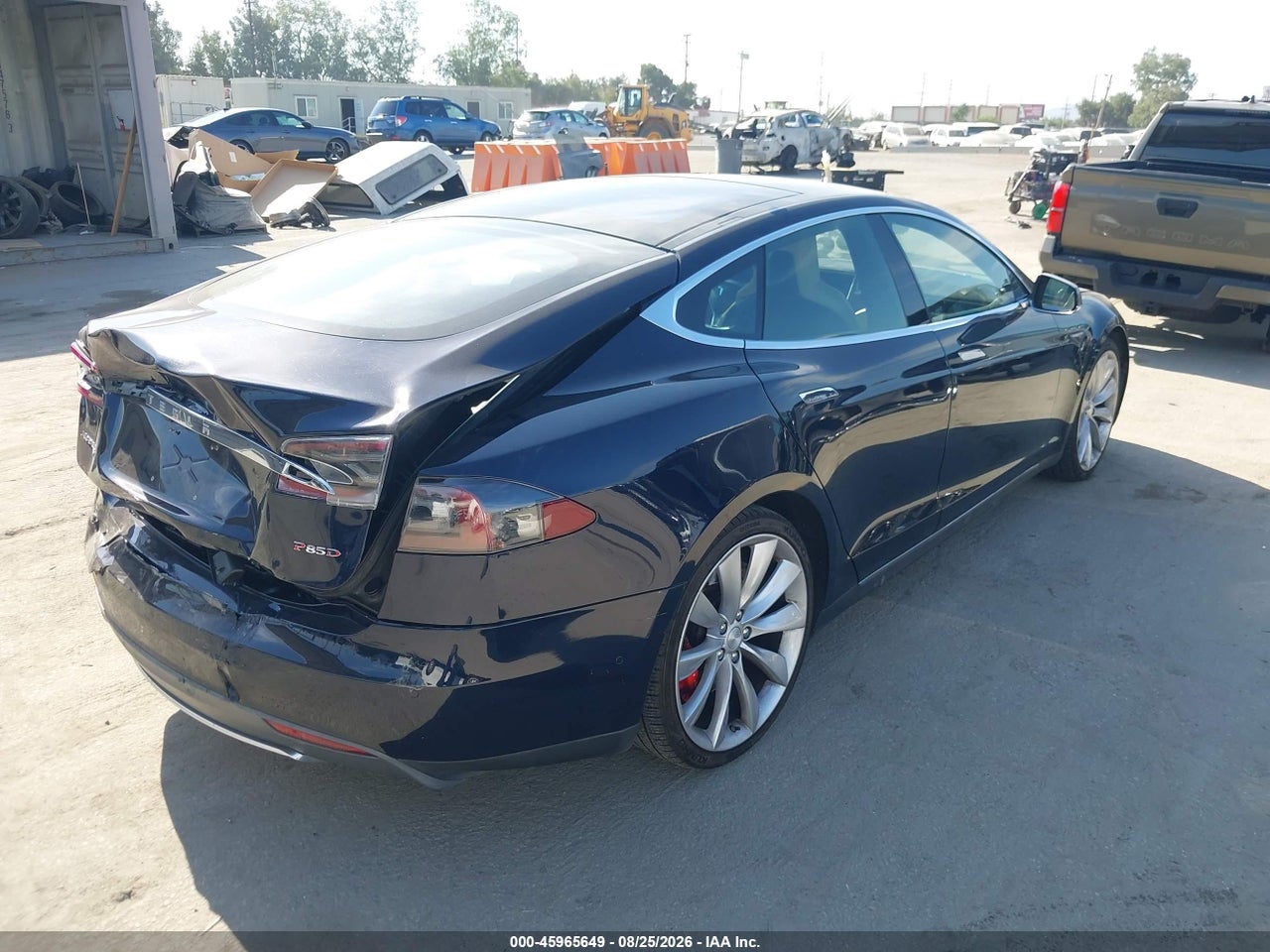 2015 TESLA MODEL S 85D/P85D · 4/11