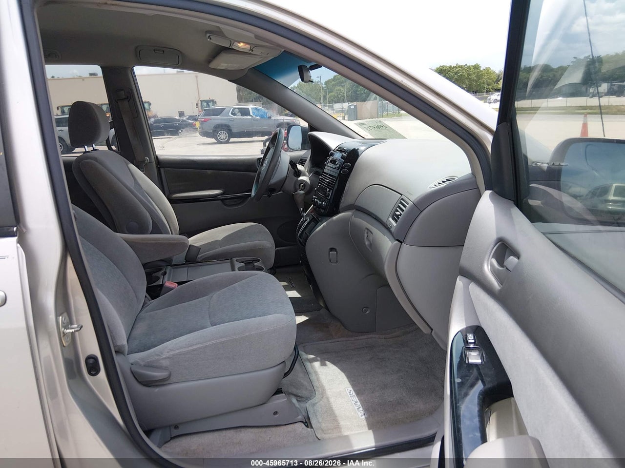 2005 TOYOTA SIENNA CE · 5/11