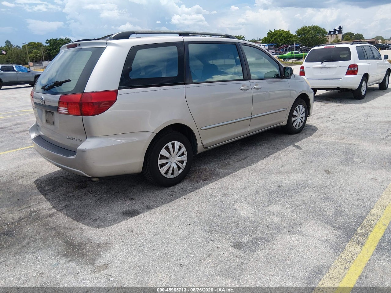 2005 TOYOTA SIENNA CE · 4/11