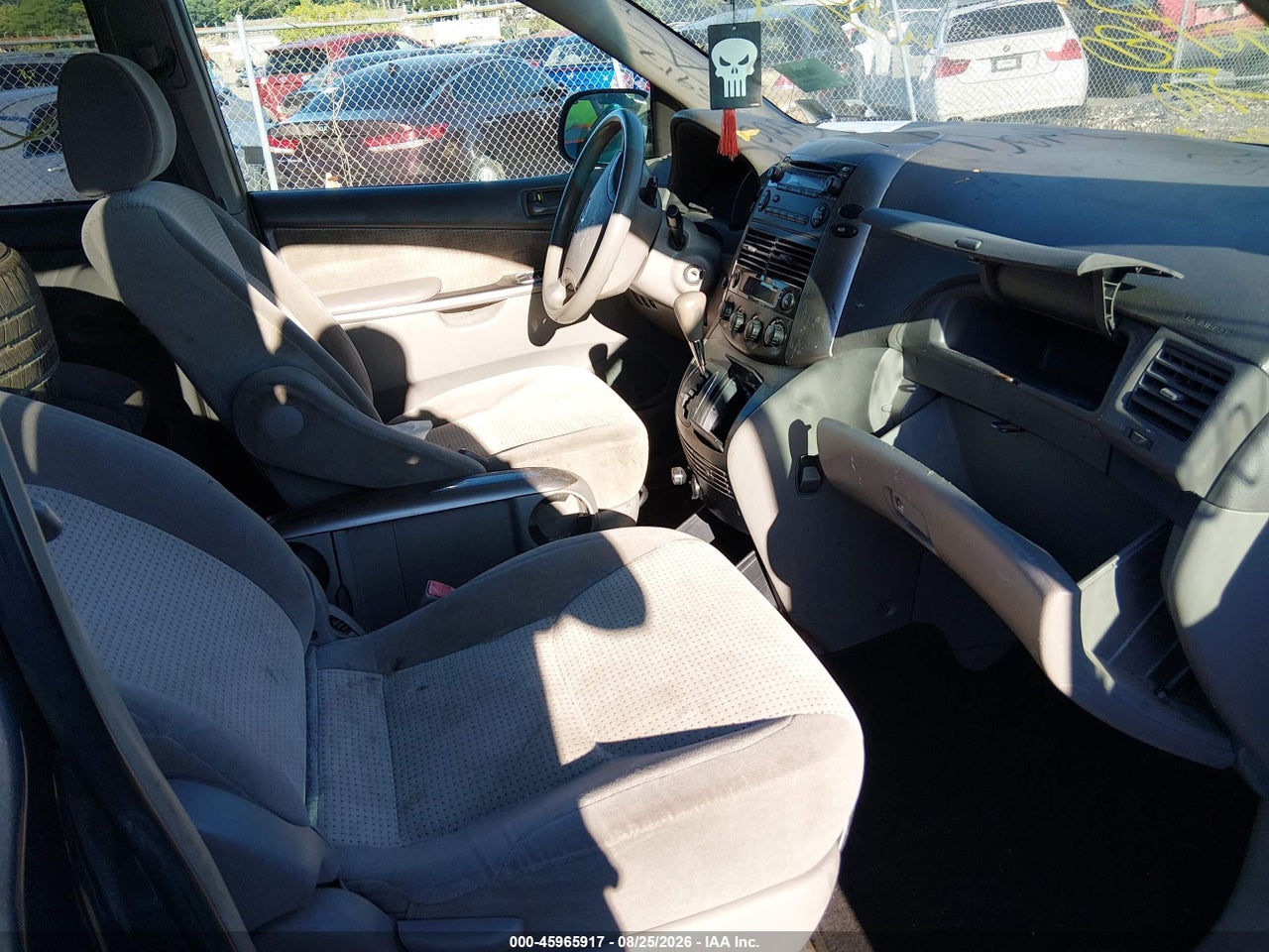 2007 TOYOTA SIENNA LE · 5/10