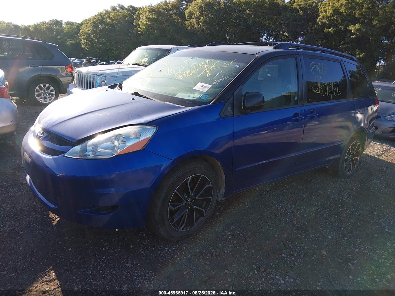 2007 TOYOTA SIENNA LE · 2/10