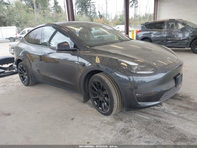 7SAYGDEE7RF****** · 2024 TESLA MODEL Y LONG RANGE DUAL MOTOR ALL-WHEEL DRIVE