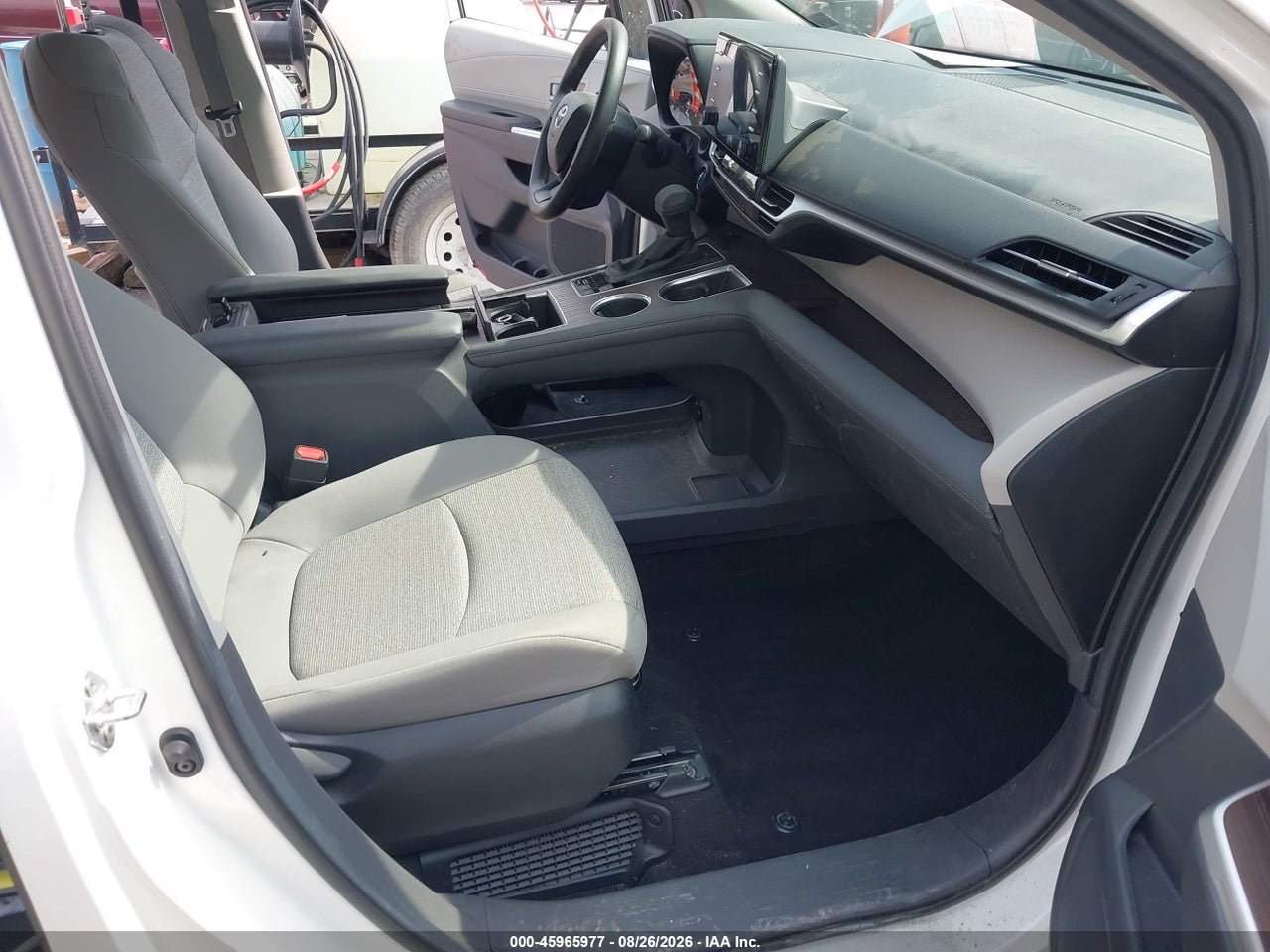 2024 TOYOTA SIENNA LE · 5/11