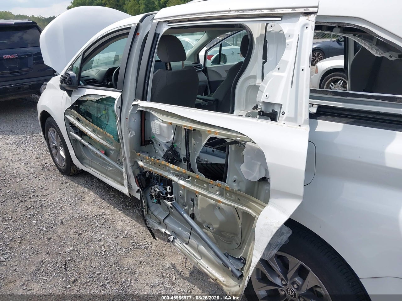 2024 TOYOTA SIENNA LE · 6/11