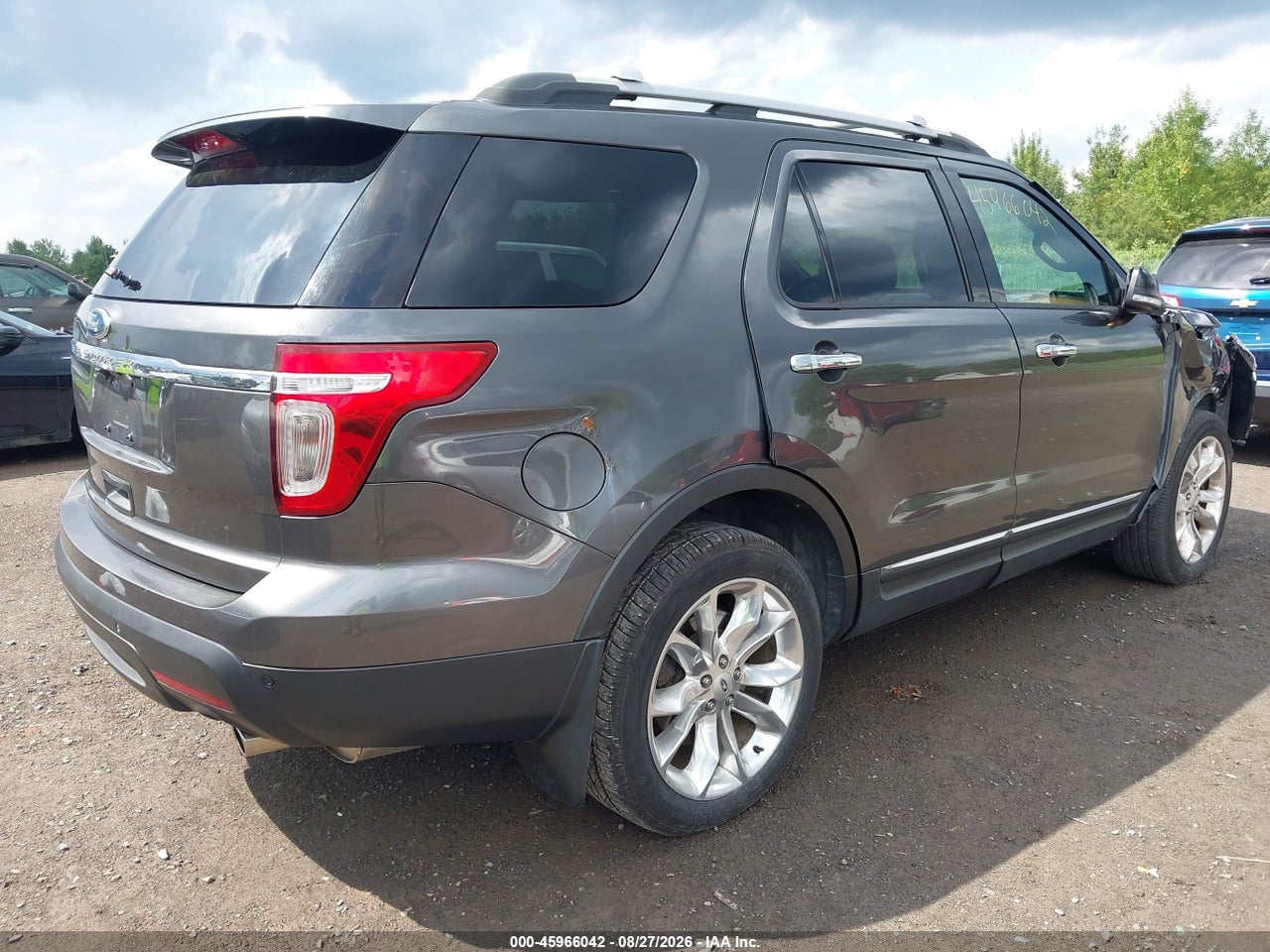 2015 FORD EXPLORER XLT · 4/11