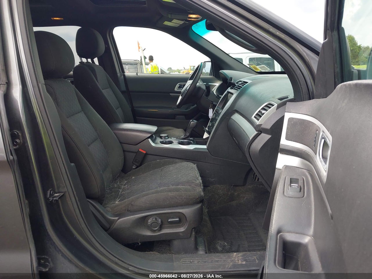 2015 FORD EXPLORER XLT · 5/11