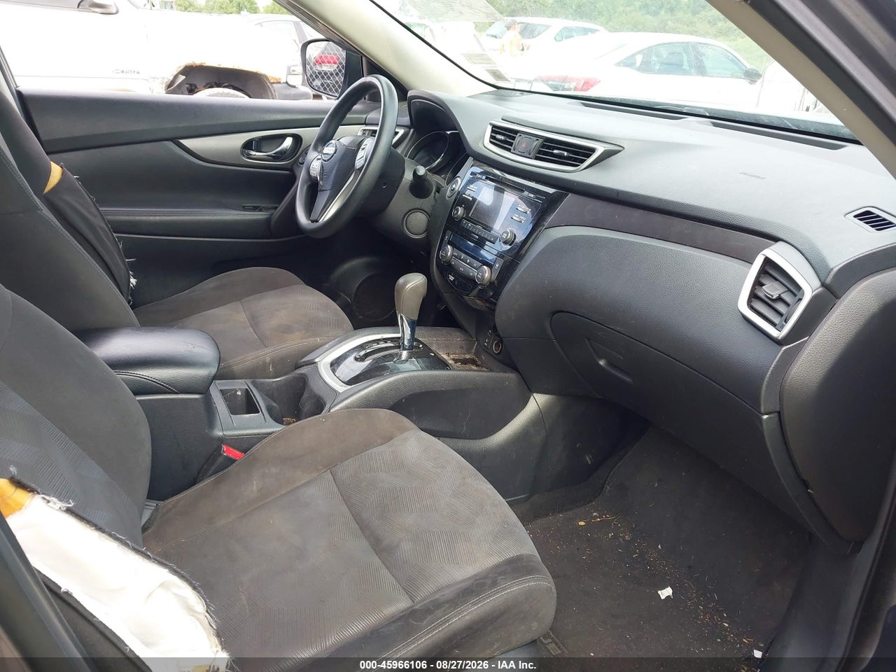 2015 NISSAN ROGUE SV · 5/11