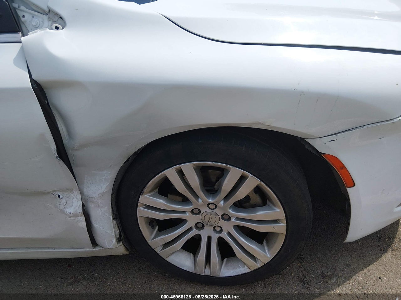 2016 CHRYSLER 200 LIMITED PLATINUM · 6/11