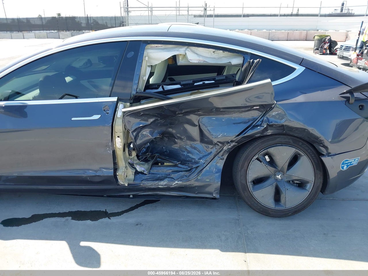 2020 TESLA MODEL 3 LONG RANGE DUAL MOTOR ALL-WHEEL DRIVE · 6/10