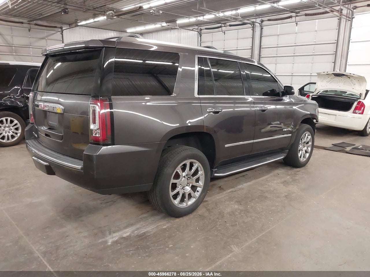 2017 GMC YUKON DENALI · 4/11
