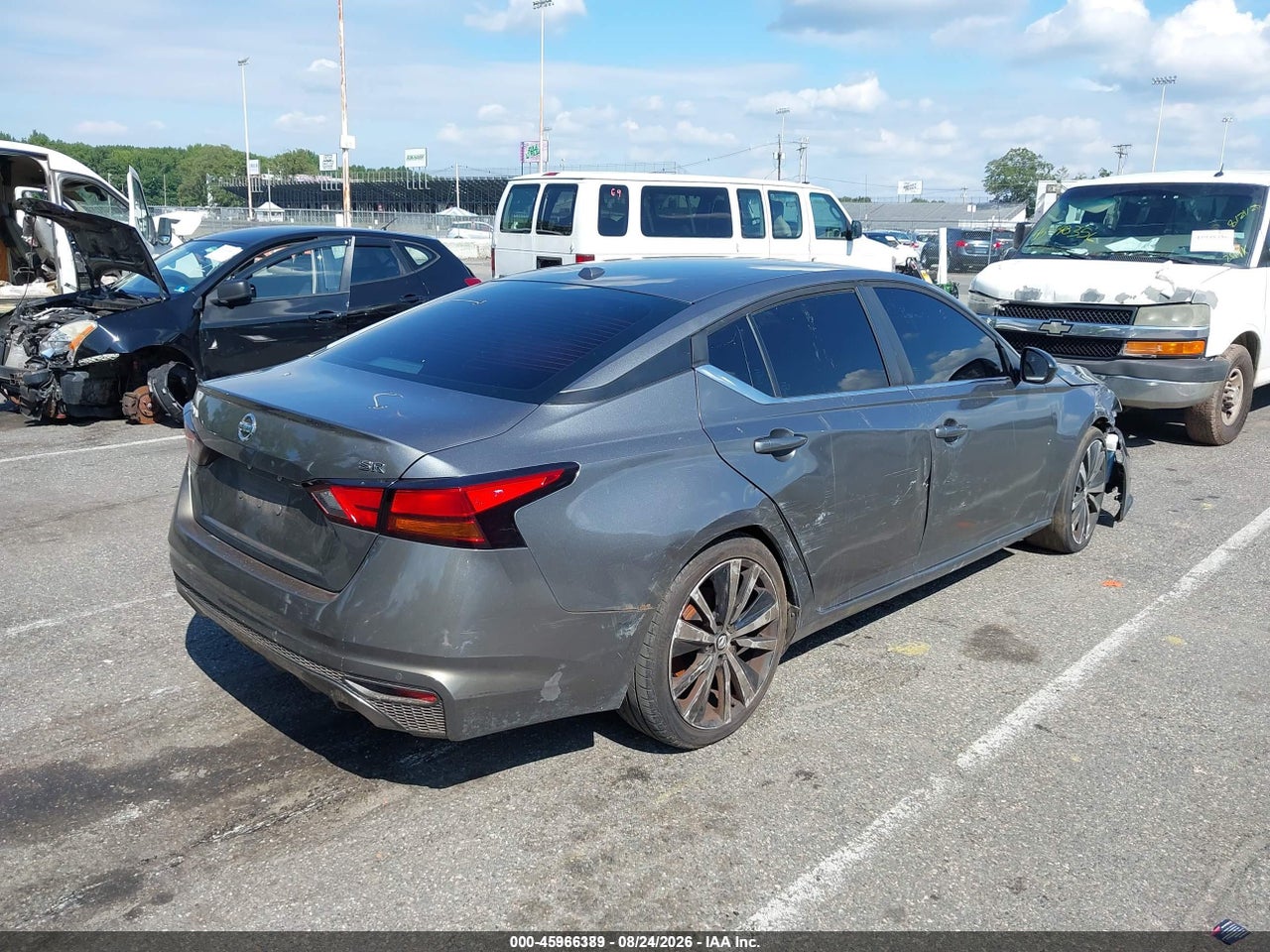 2020 NISSAN ALTIMA SR FWD · 4/11