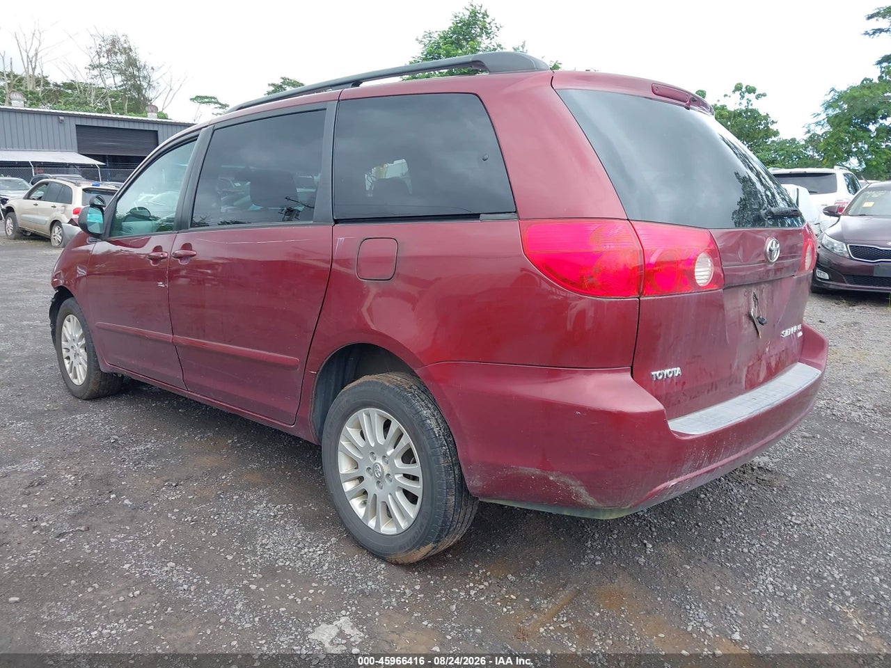 2008 TOYOTA SIENNA LE · 3/11