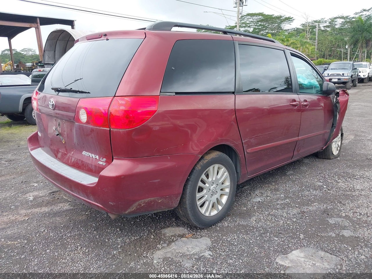 2008 TOYOTA SIENNA LE · 4/11
