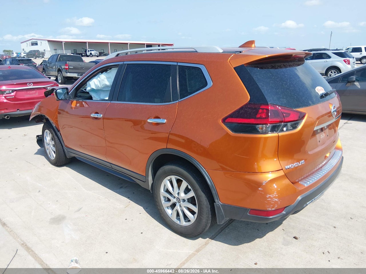 2018 NISSAN ROGUE SV · 3/11