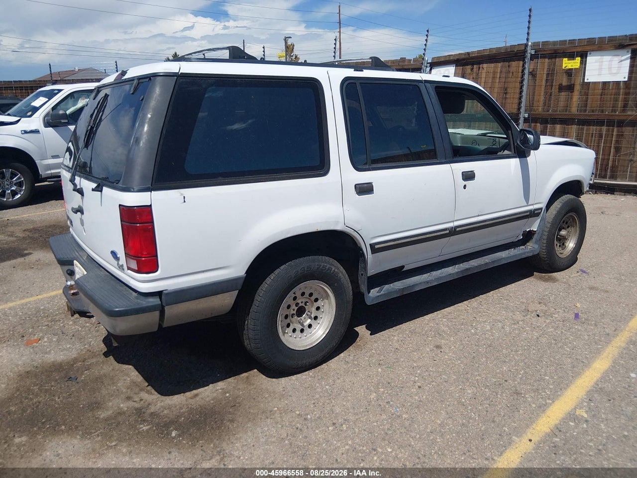 1992 FORD EXPLORER · 4/10