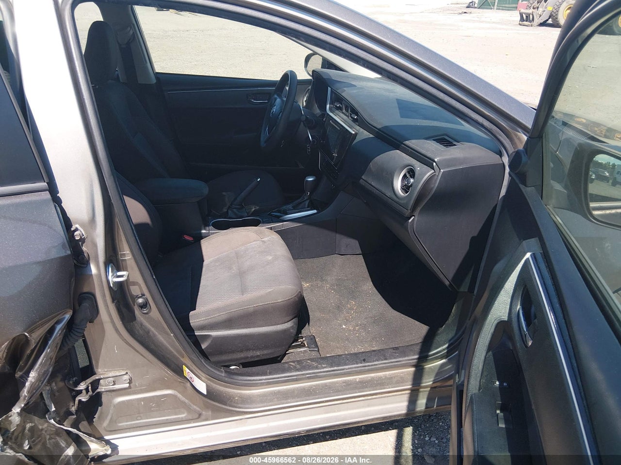 2019 TOYOTA COROLLA LE · 5/11