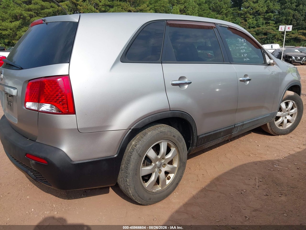 2013 KIA SORENTO LX · 4/10