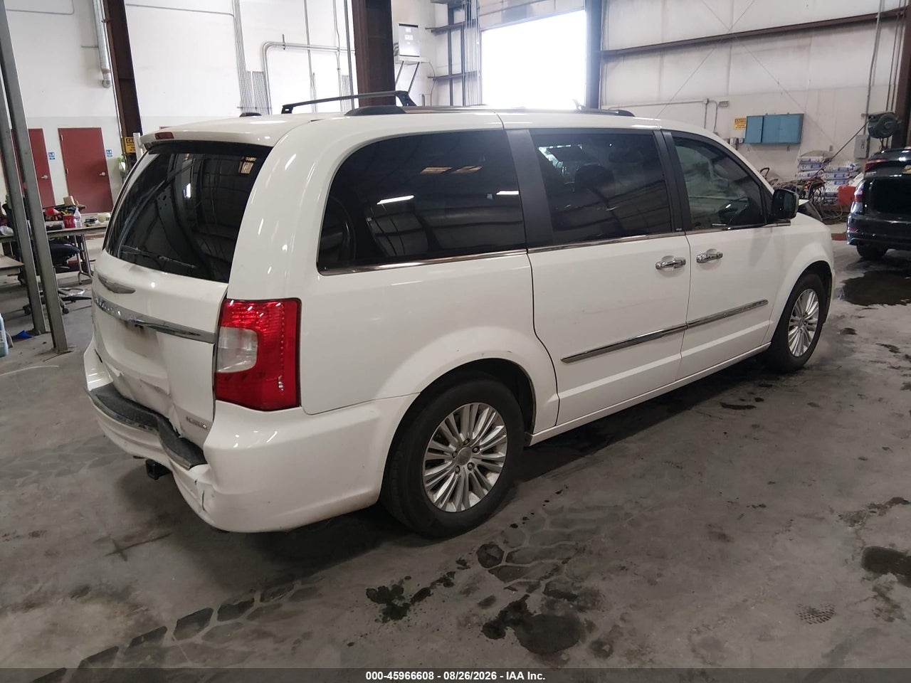2012 CHRYSLER TOWN &amp; COUNTRY LIMITED · 4/11