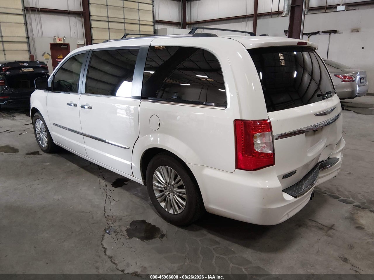 2012 CHRYSLER TOWN &amp; COUNTRY LIMITED · 3/11