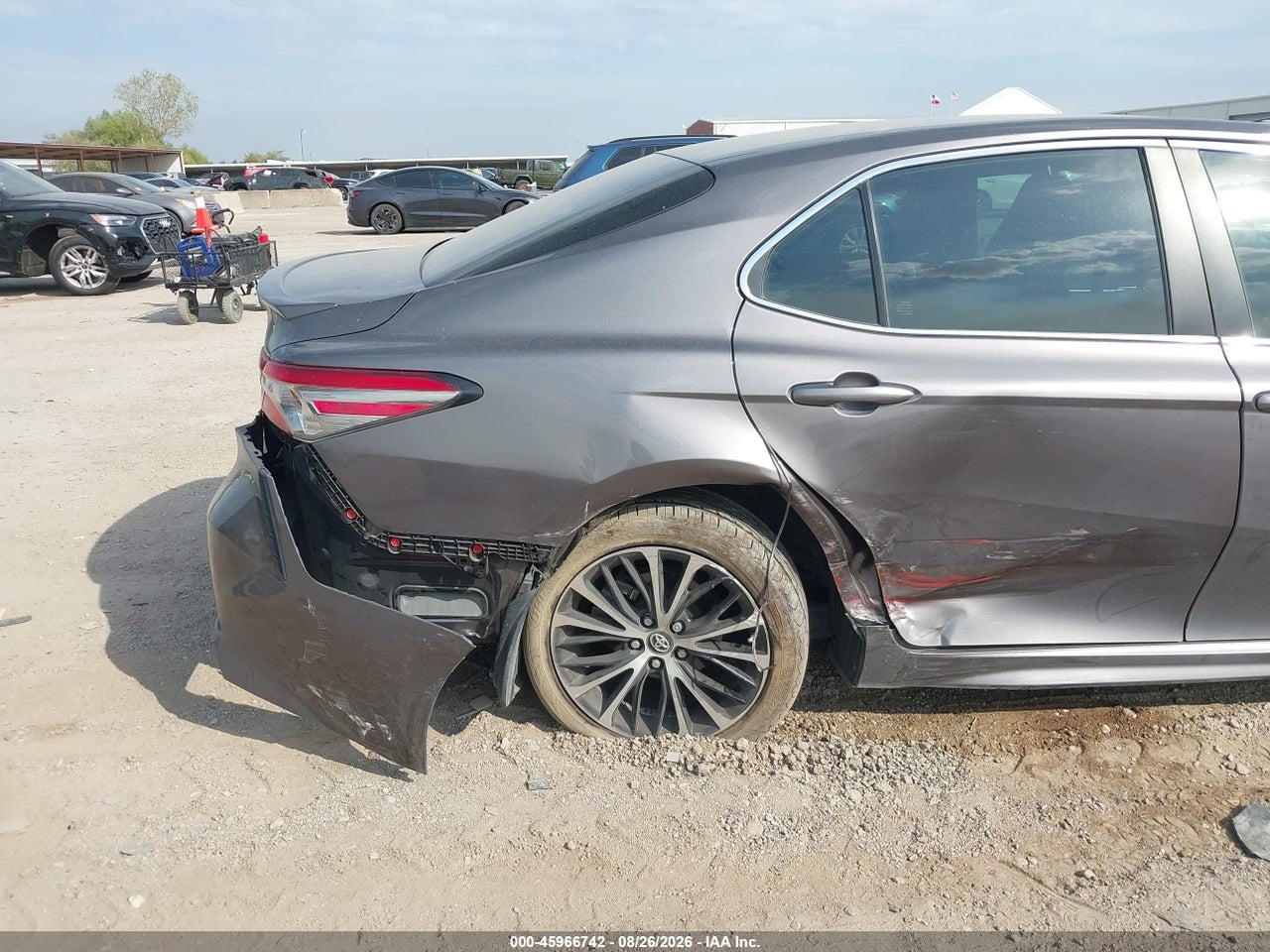 2018 TOYOTA CAMRY SE · 6/11